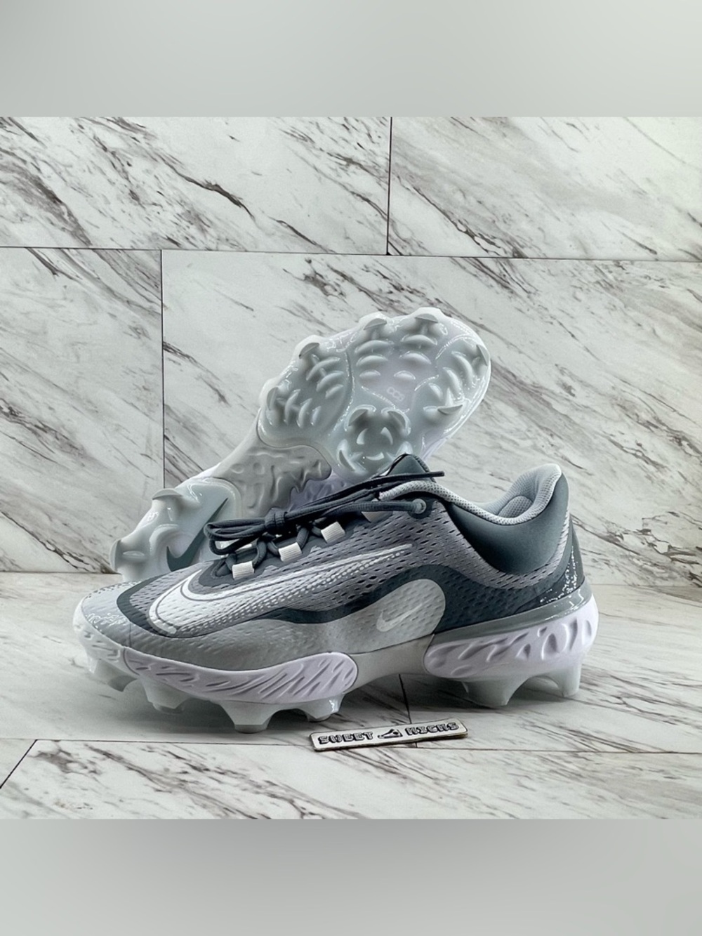 Nike Alpha Huarache Elite 4 Low MCS Baseball Cleats Grey